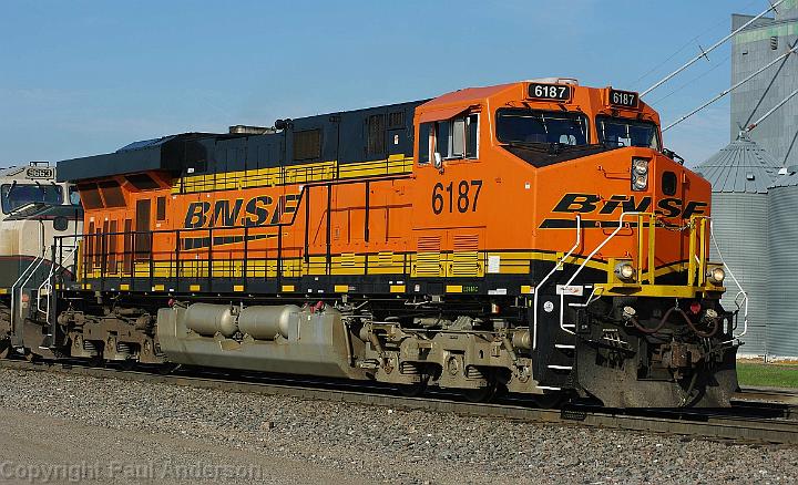 BNSF 6187 - ES44AC.jpg